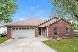 Building Photo - 2405 Erin Ct
