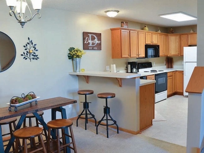 Foto del edificio - 20613 Fenston Ave N