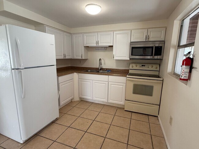 Foto del edificio - 5405 Riverside Dr