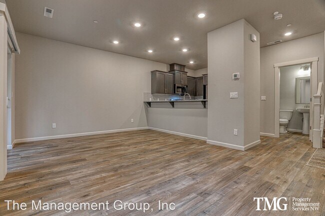 Building Photo - 3 br, 2.5 bath House - 4231 S Cloverhill Way