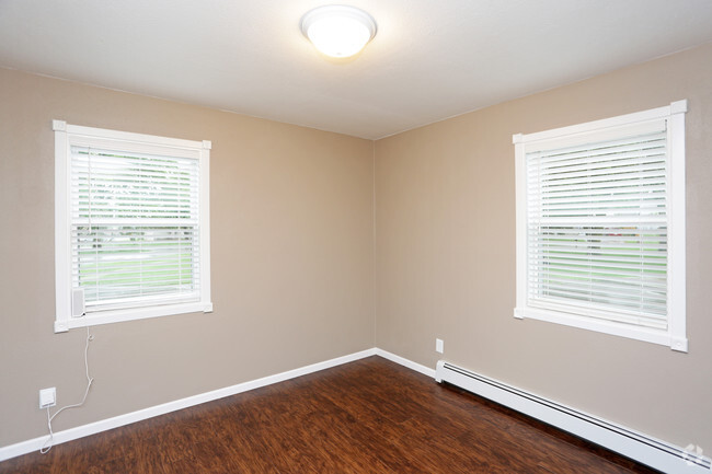 Bedroom - Norwalk 55+ Living (IOWA)