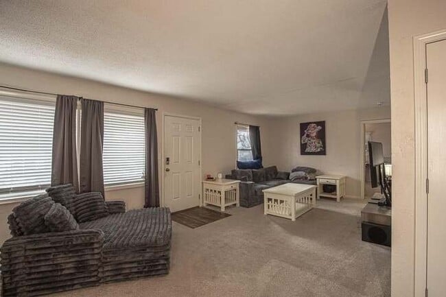 Foto del edificio - 7704 E 50th Terrace