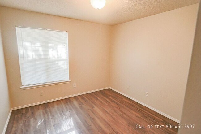 Foto del edificio - 9610 Aberdeen Ave