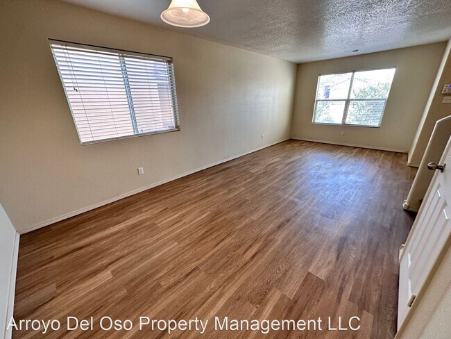 Foto del edificio - 4 br, 2.5 bath House - 770 Purple Aster Av...