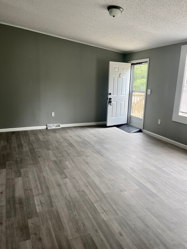 Building Photo - 422 Dundee Cir