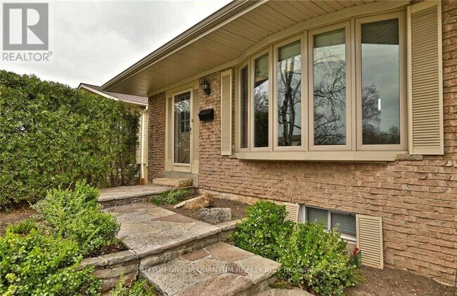 Building Photo - 462 Withnell Crescent
