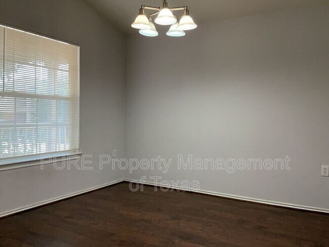 Foto del edificio - 9005 Sun Shower Bend