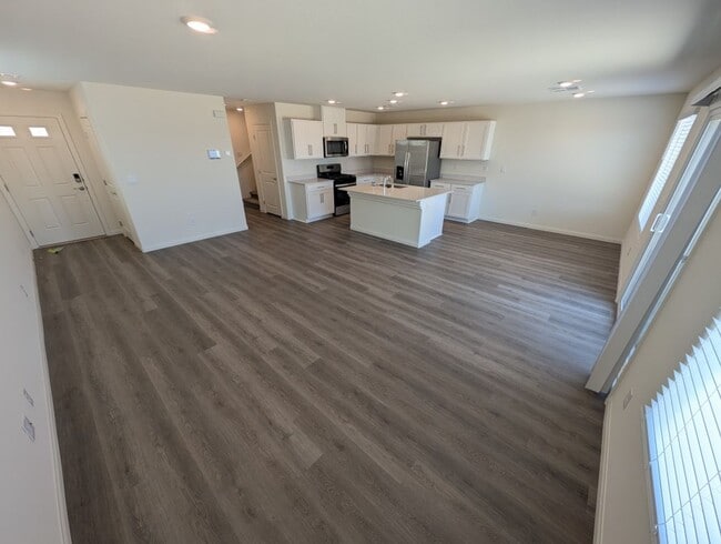 Building Photo - 5658 Mesa Sedona St