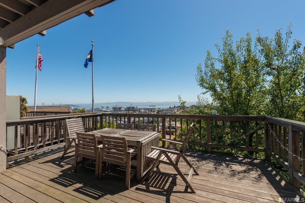 Foto principal - 755 Rhode Island St