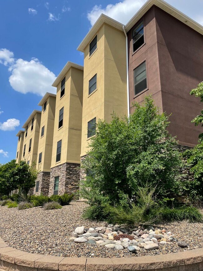 Foto del interior - Blue Hawk Villard Commons