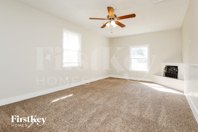 Building Photo - 303 Longstreet St