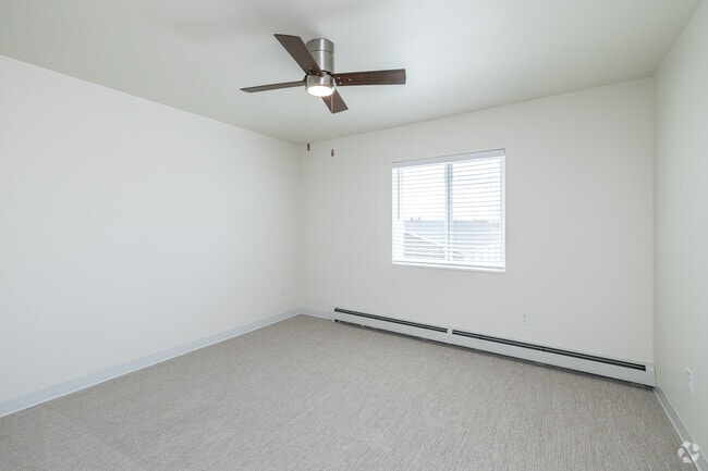 1BR, 1BA - 705SF - Bedroom - Rail 10 Apartments and Lofts