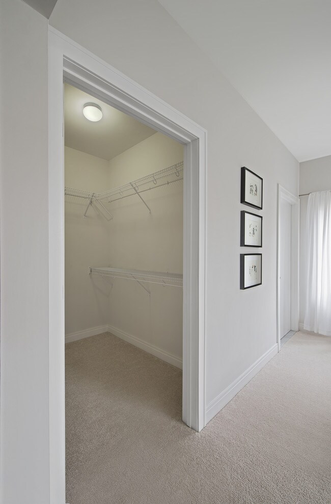 Vestidor - The Scott at Brush Park