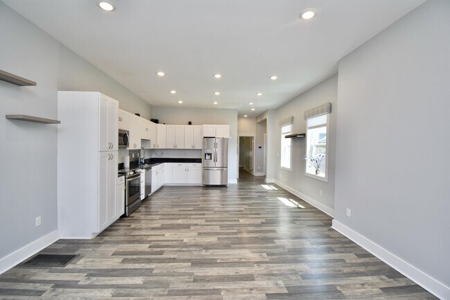 Foto del edificio - 422 Jackson Ave