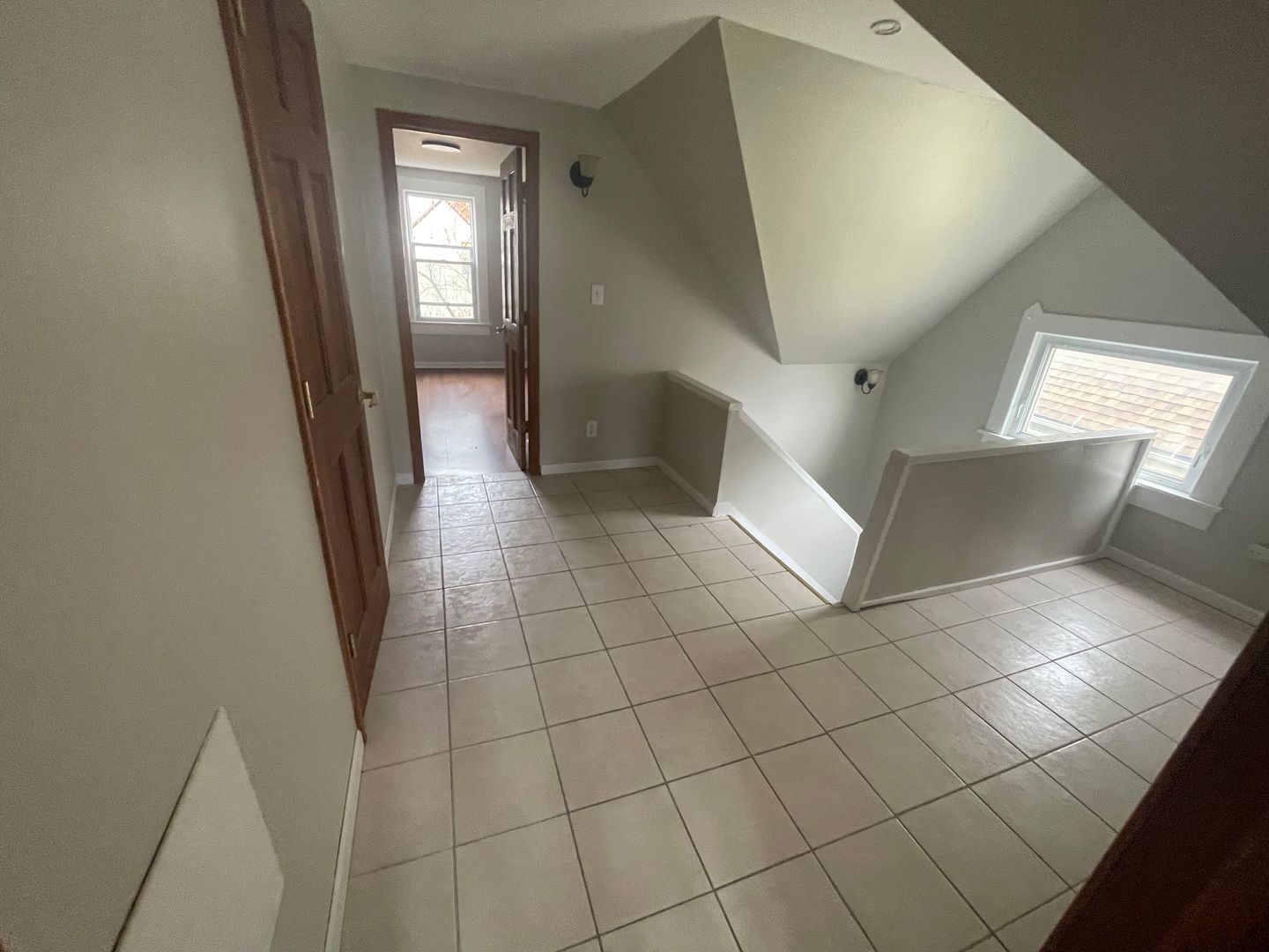 1337 E 84th St Cleveland, OH 44103 – photo 4