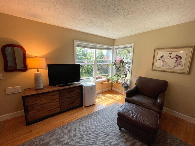 Foto del edificio - Lovely Home in St Johns with Fenced Yard, ...