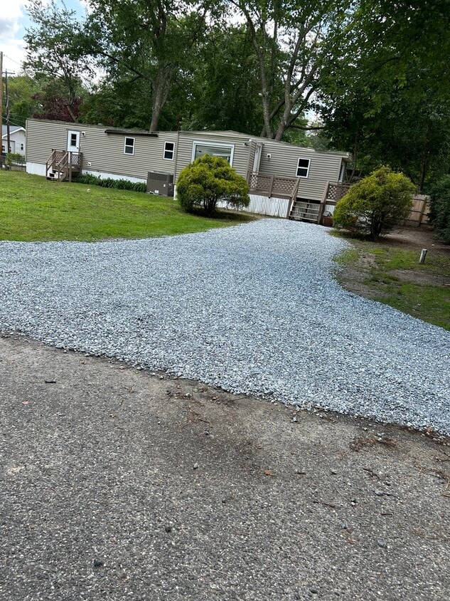 Primary Photo - 541 Evergreen Rd