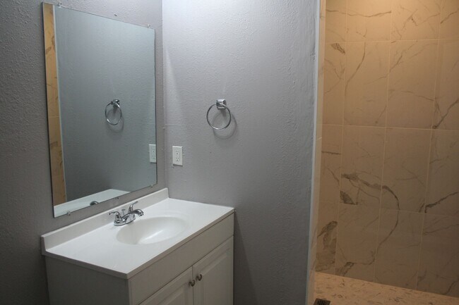 Foto del edificio - 2319 NW 12th St