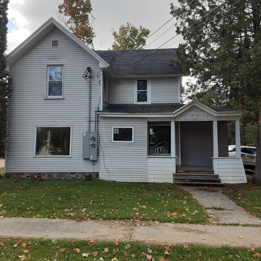 Primary Photo - 210 E Main St