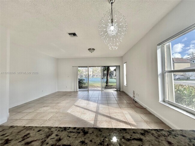 Foto del edificio - 12161 SW 4th St