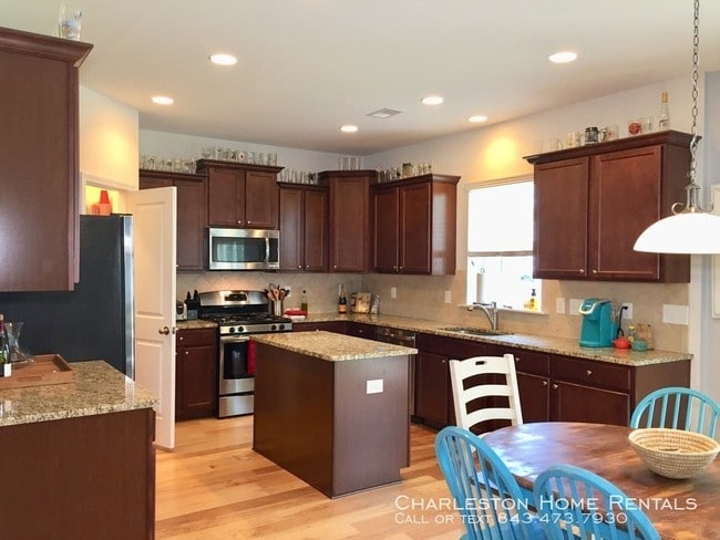 Building Photo - 9761 Black Willow Ln