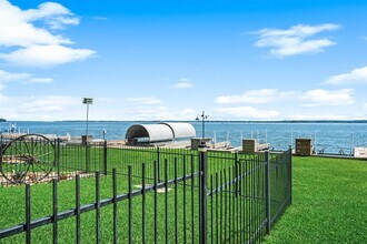 Building Photo - 16 Regency Pt