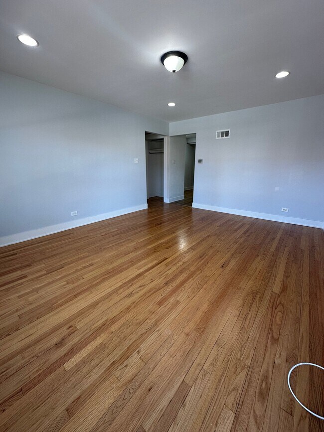 Foto del edificio - 8918 Lavergne Ave