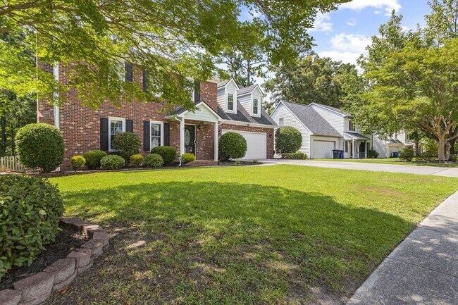 Foto del edificio - Inviting Jacksonville Home Near Shopping, Dining & Everyday Conveniences