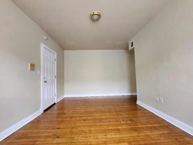 Building Photo - 4840 W Adams St