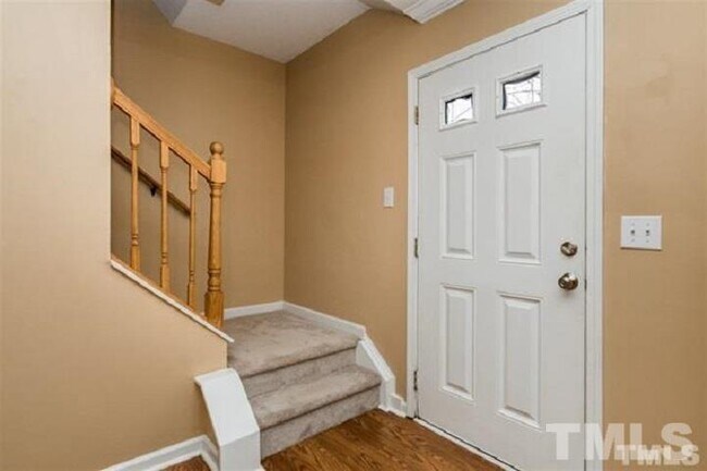 Building Photo - 207 Cabana Dr