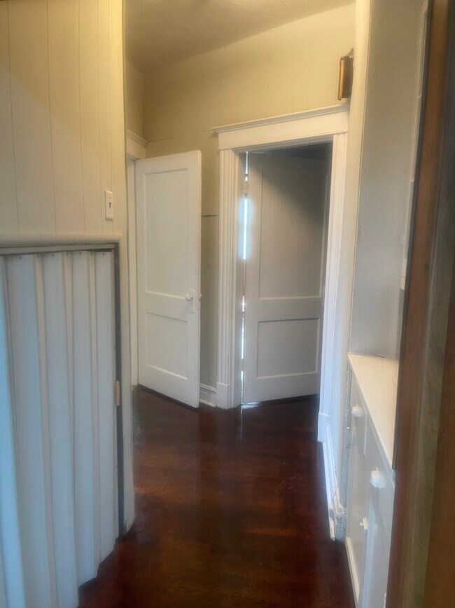 hallway - 4650 Pope Ave