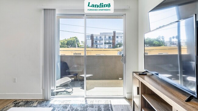 Foto del edificio - 1439 N Poinsettia Pl