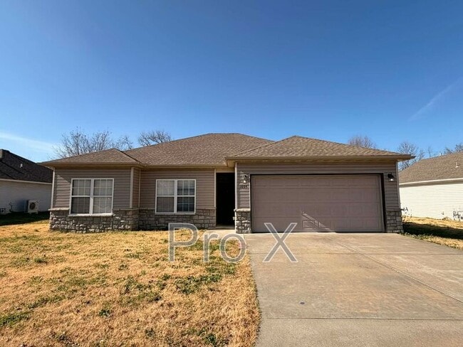 Building Photo - 1604 Prier Ln