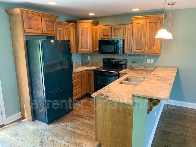 Photo - 2105 Short Leaf Ln House