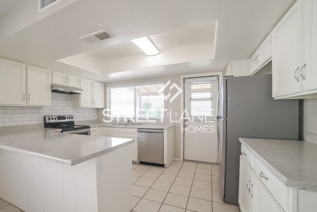 Foto del edificio - REDUCED!