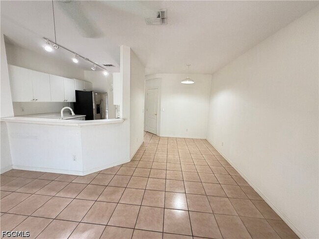 Building Photo - 8541 Athena Ct
