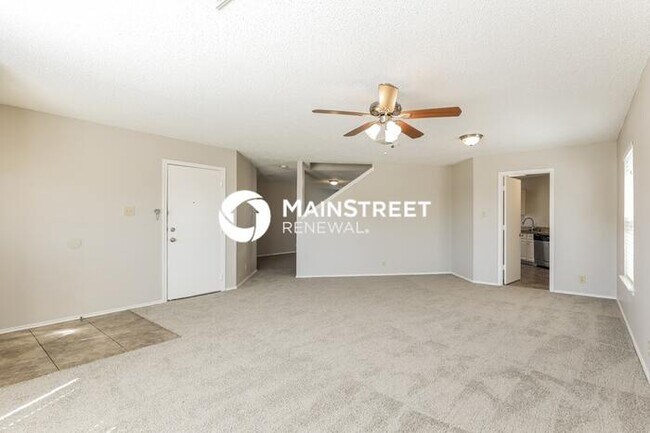 Building Photo - 4 Bedroom Pet-Friendly Home in San Antonio, TX with Main Street Renewal