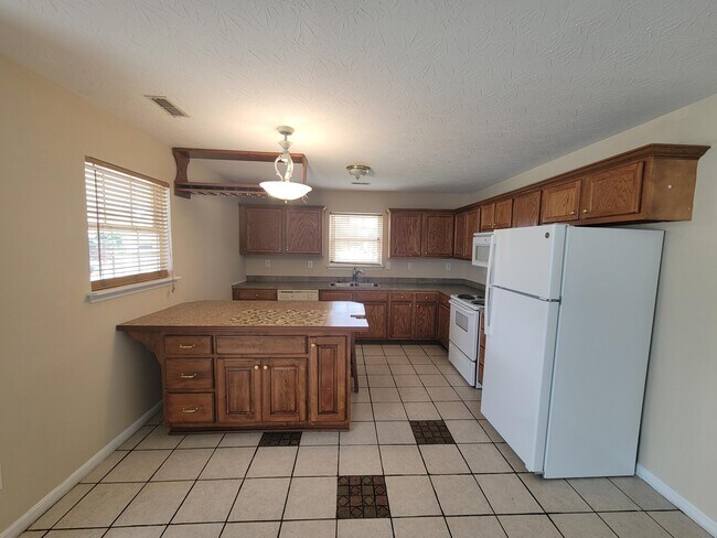 Building Photo - 445 Scottsdale Cir