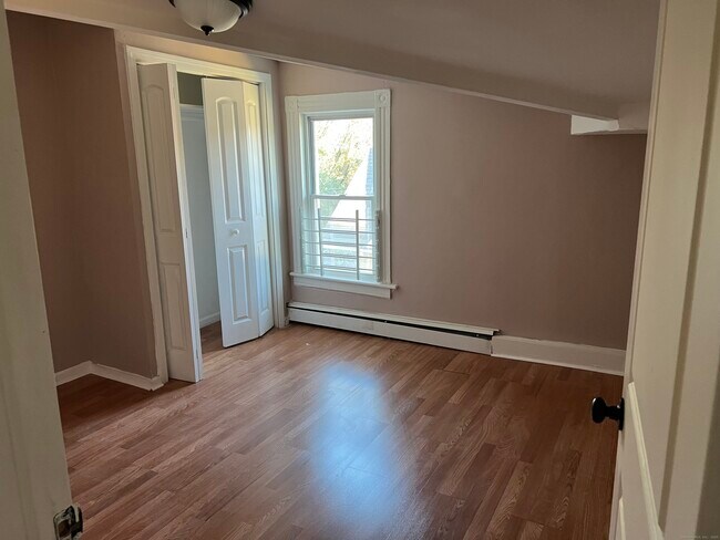 Building Photo - 1605 Park Ave