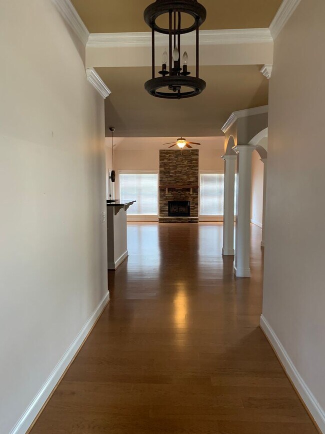 Foto del edificio - 1329 Tulip Ct