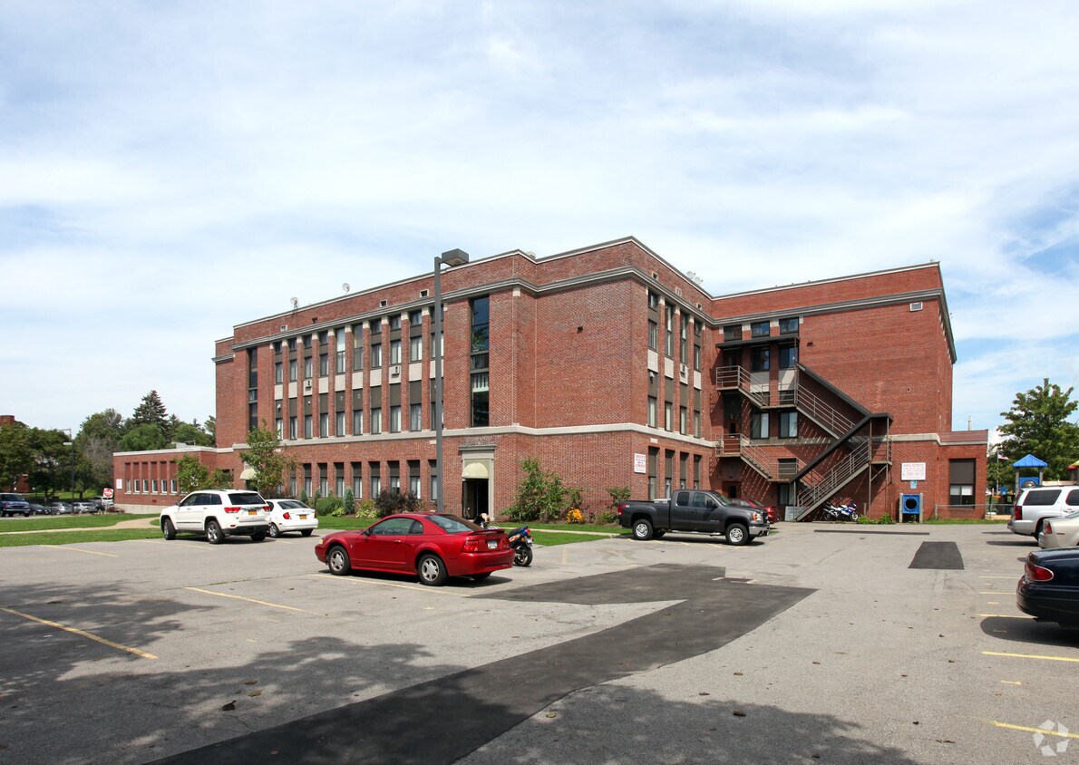 Village Pines Apartments Apartments in Orchard Park, NY