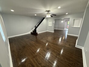 Building Photo - 1610 Park Blvd