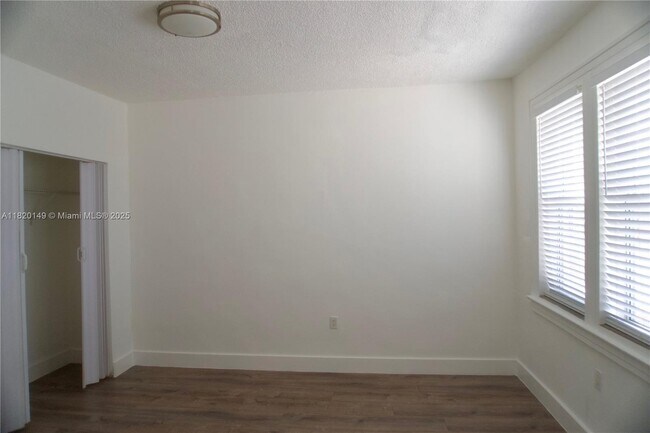 Foto del edificio - 501 SW 6th Ct