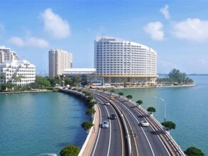 Building Photo - 520 Brickell Key Dr