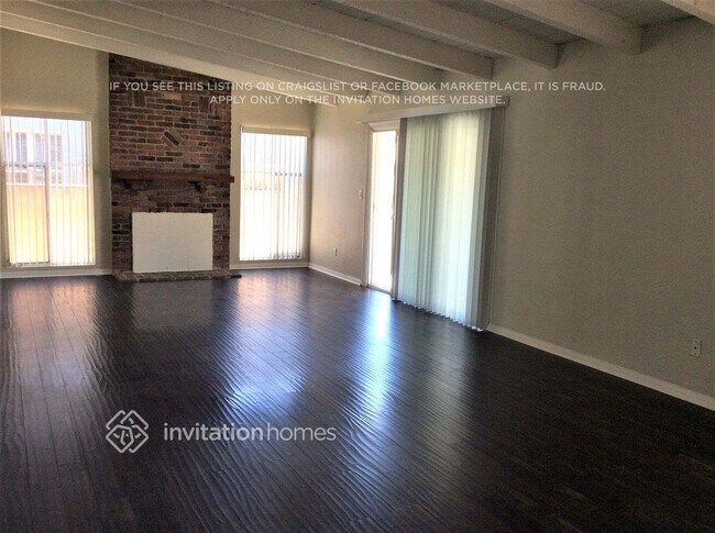 Foto del edificio - 7715 Bluebell Ave