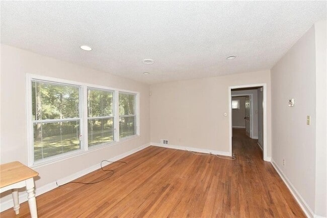 Foto del edificio - 2246 Whites Mill Rd