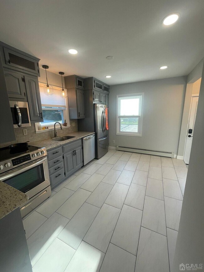 Building Photo - 41 David St