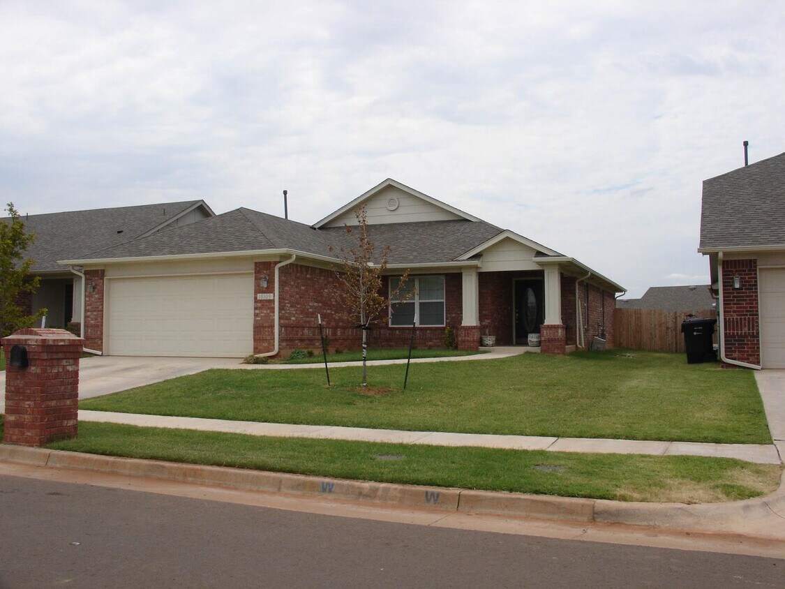 Photo - 18109 Calle Way