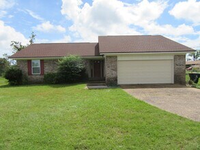 Building Photo - 3218 Game Farm Rd