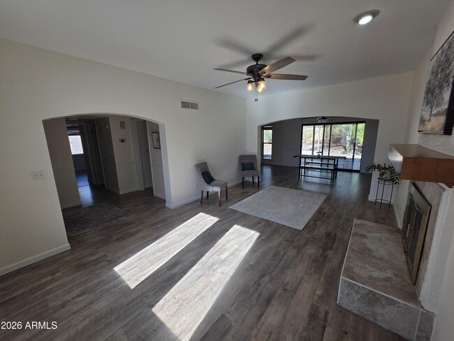 Foto del edificio - 6614 E Juniper Ave